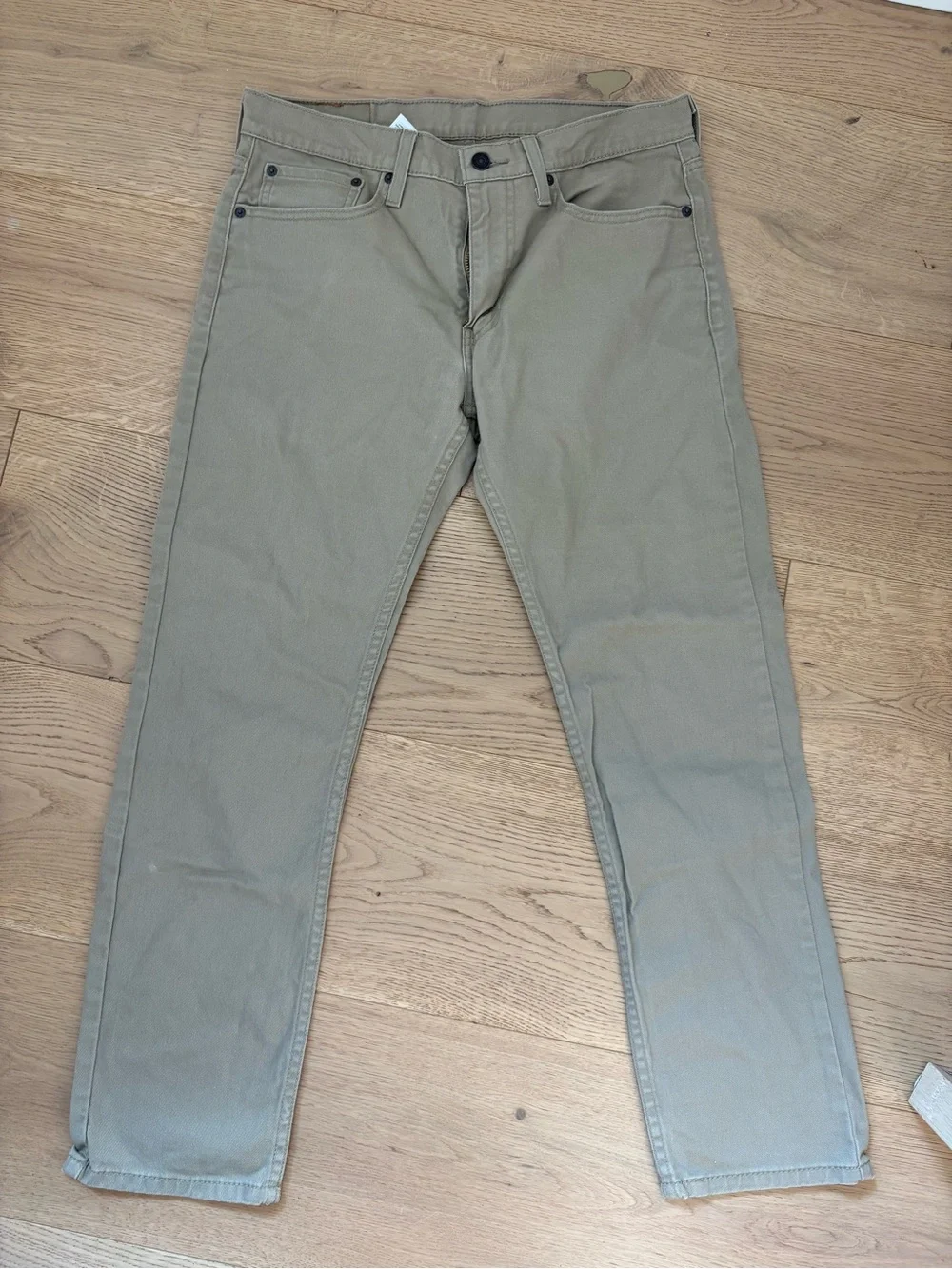 Levi's 502 Slim Straight Men's Jeans in Light Khaki